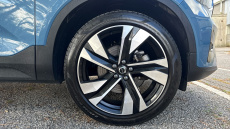 Volvo XC40 2.0 B4P Ultra Dark 5dr Auto Petrol Estate